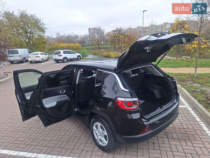 Позашляховик / Кросовер Jeep Compass 2022 в Києві фото 28 Позашляховик / Кросовер Jeep Compass 2022 в Києві