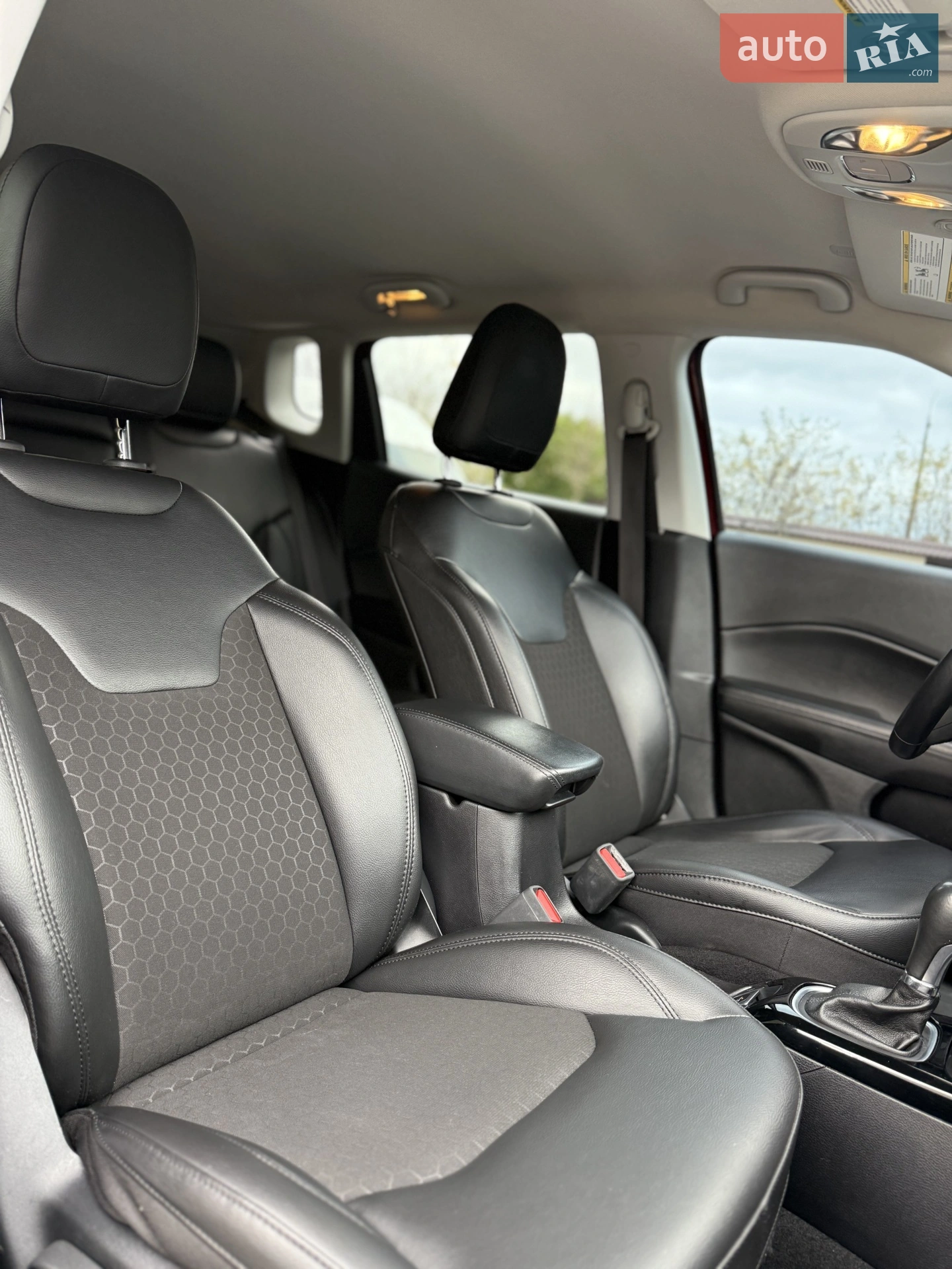 2020 Jeep Compass - мініатюра 16