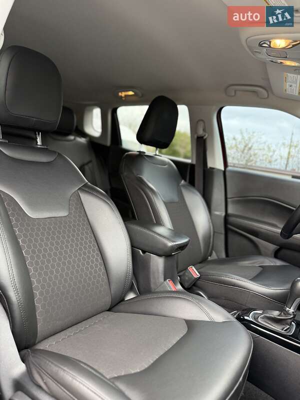 Внедорожник / Кроссовер Jeep Compass 2020 в Киеве