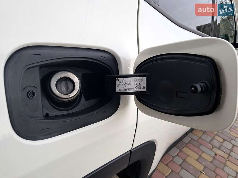 Позашляховик / Кросовер Jeep Compass 2018 в Черкасах фото 24 Позашляховик / Кросовер Jeep Compass 2018 в Черкасах