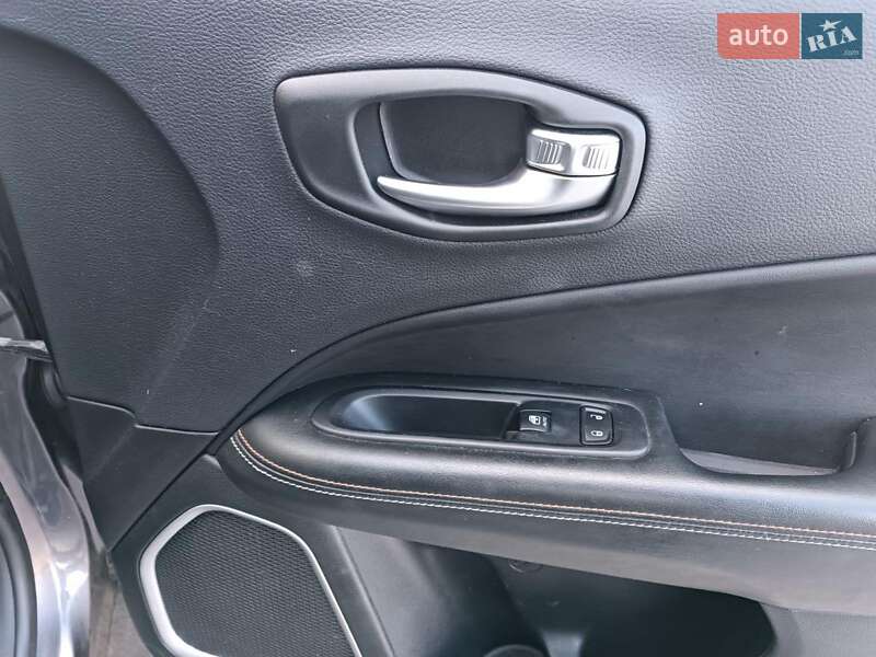 Внедорожник / Кроссовер Jeep Compass 2018 в Львове фото 28 Внедорожник / Кроссовер Jeep Compass 2018 в Львове