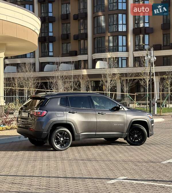 Внедорожник / Кроссовер Jeep Compass 2017 в Софиевской Борщаговке