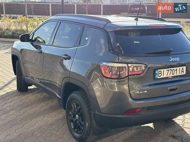 Внедорожник / Кроссовер Jeep Compass 2017 в Софиевской Борщаговке