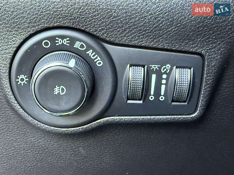 Позашляховик / Кросовер Jeep Compass 2023 в Києві фото 23 Позашляховик / Кросовер Jeep Compass 2023 в Києві