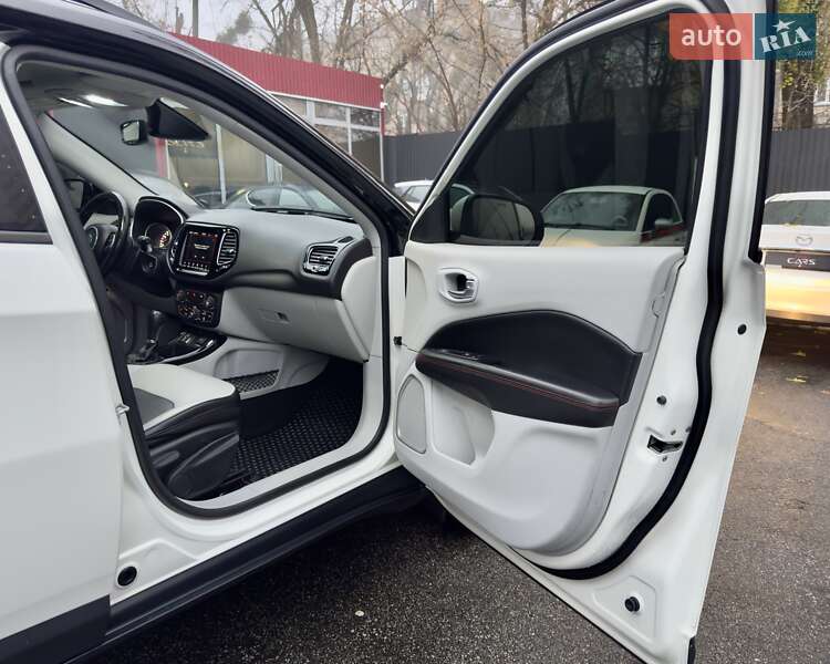 Внедорожник / Кроссовер Jeep Compass 2019 в Киеве