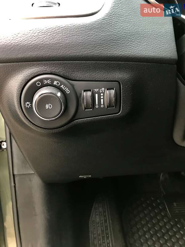 Внедорожник / Кроссовер Jeep Compass 2019 в Киеве