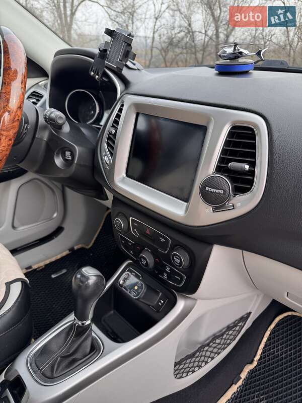 Внедорожник / Кроссовер Jeep Compass 2017 в Кривом Роге