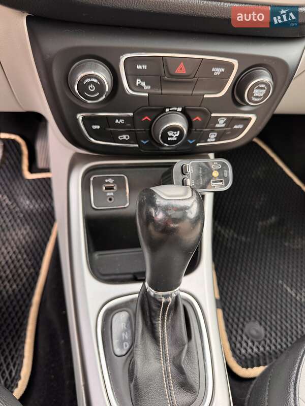 Внедорожник / Кроссовер Jeep Compass 2017 в Кривом Роге