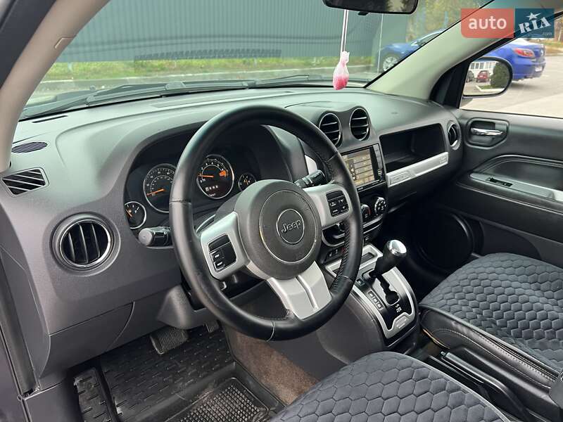 Внедорожник / Кроссовер Jeep Compass 2015 в Богуславе