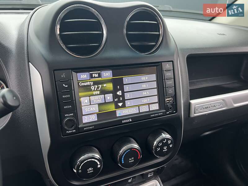 Внедорожник / Кроссовер Jeep Compass 2015 в Богуславе