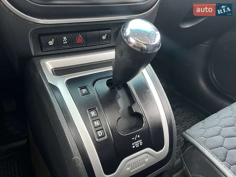 Внедорожник / Кроссовер Jeep Compass 2015 в Богуславе