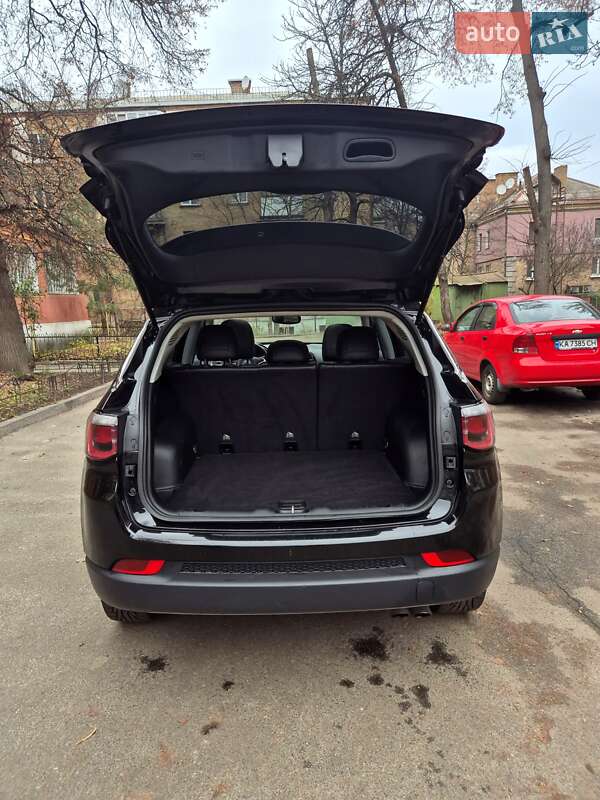 Внедорожник / Кроссовер Jeep Compass 2018 в Киеве фото 47 Внедорожник / Кроссовер Jeep Compass 2018 в Киеве