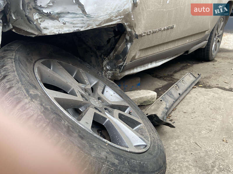 Внедорожник / Кроссовер Jeep Compass 2013 в Киеве фото 15 Внедорожник / Кроссовер Jeep Compass 2013 в Киеве