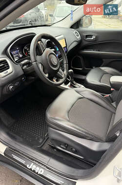Внедорожник / Кроссовер Jeep Compass 2017 в Киеве