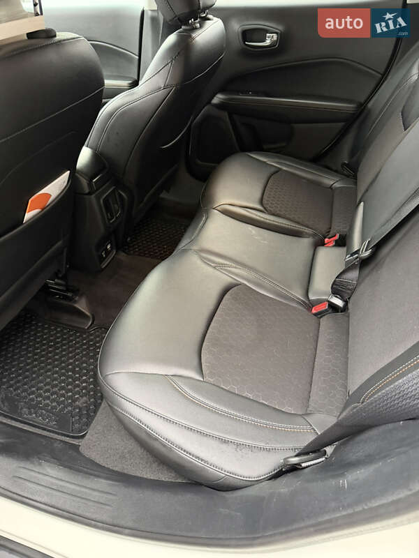 Внедорожник / Кроссовер Jeep Compass 2017 в Киеве