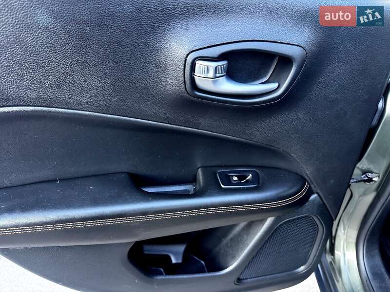 Внедорожник / Кроссовер Jeep Compass 2018 в Хмельницком фото 8 Внедорожник / Кроссовер Jeep Compass 2018 в Хмельницком