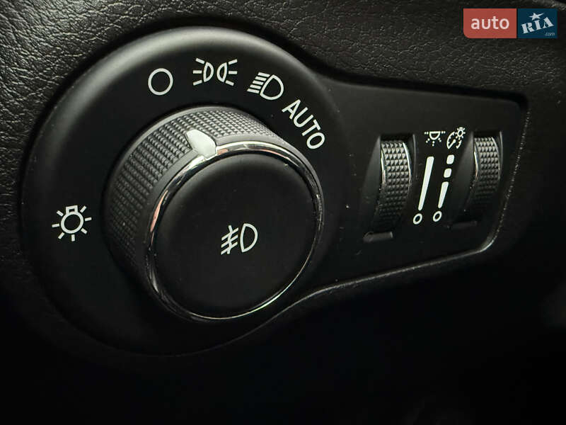 Позашляховик / Кросовер Jeep Compass 2019 в Києві фото 36 Позашляховик / Кросовер Jeep Compass 2019 в Києві