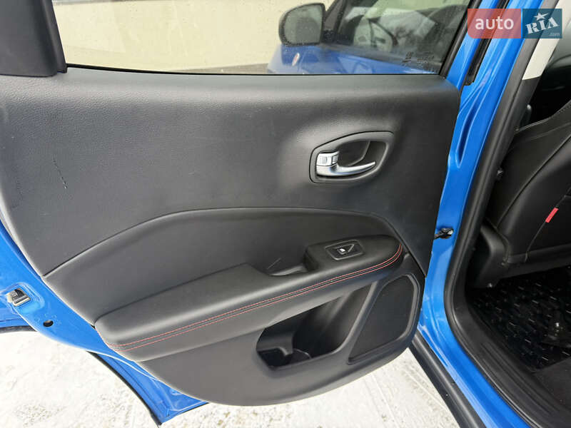 Позашляховик / Кросовер Jeep Compass 2019 в Києві фото 46 Позашляховик / Кросовер Jeep Compass 2019 в Києві