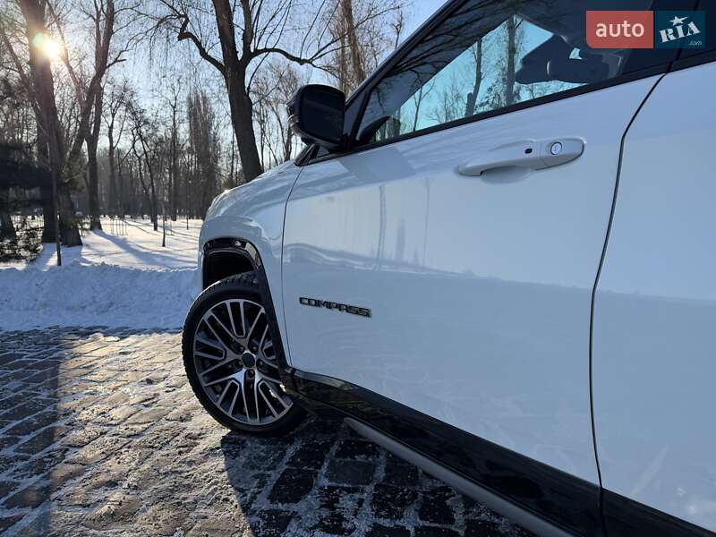 Позашляховик / Кросовер Jeep Compass 2024 в Києві