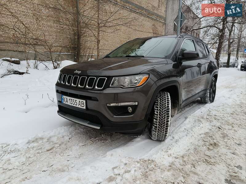 Внедорожник / Кроссовер Jeep Compass 2017 в Киеве