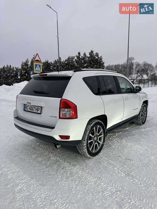 Внедорожник / Кроссовер Jeep Compass 2013 в Городке