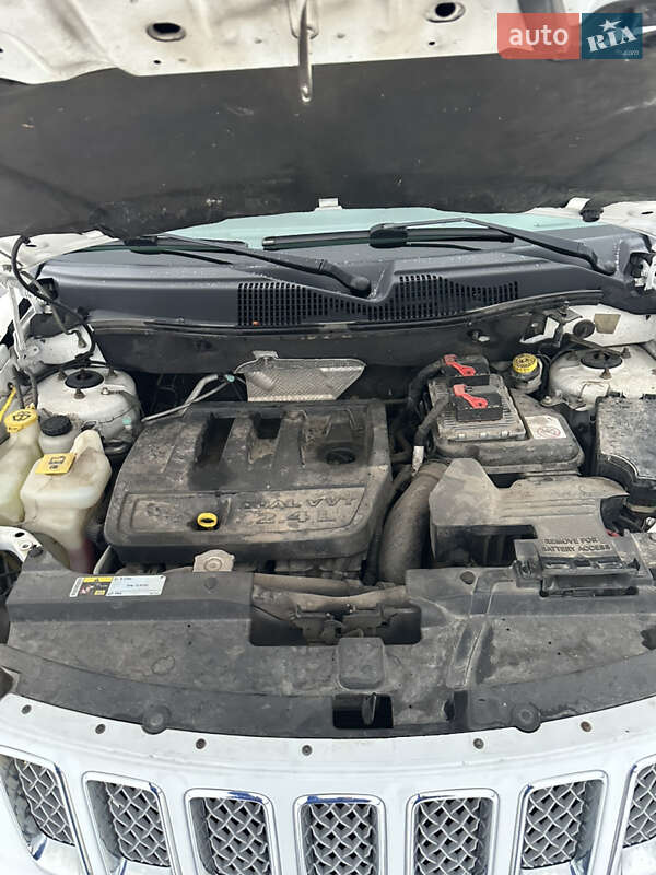 Внедорожник / Кроссовер Jeep Compass 2013 в Городке