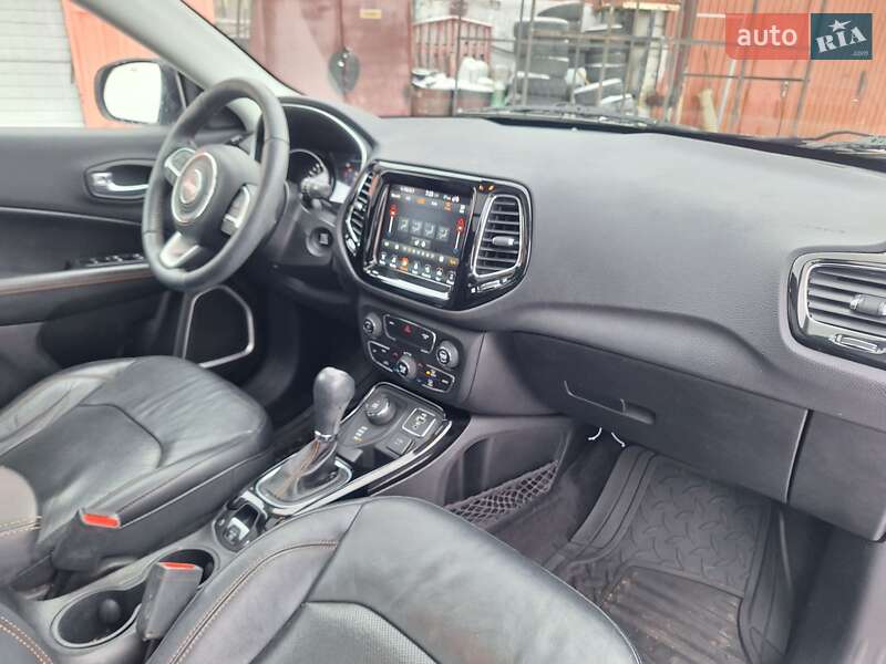 Внедорожник / Кроссовер Jeep Compass 2017 в Киеве фото 44 Внедорожник / Кроссовер Jeep Compass 2017 в Киеве