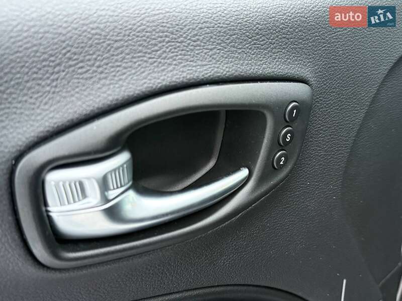 Внедорожник / Кроссовер Jeep Compass 2020 в Киеве