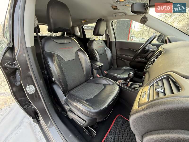 Внедорожник / Кроссовер Jeep Compass 2020 в Киеве