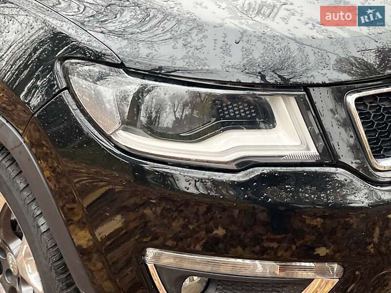 Внедорожник / Кроссовер Jeep Compass 2017 в Киеве