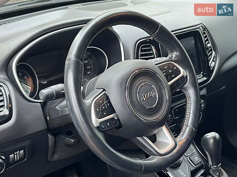Внедорожник / Кроссовер Jeep Compass 2017 в Киеве