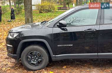 Внедорожник / Кроссовер Jeep Compass 2017 в Киеве