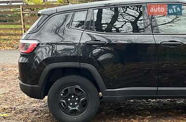 Внедорожник / Кроссовер Jeep Compass 2017 в Киеве