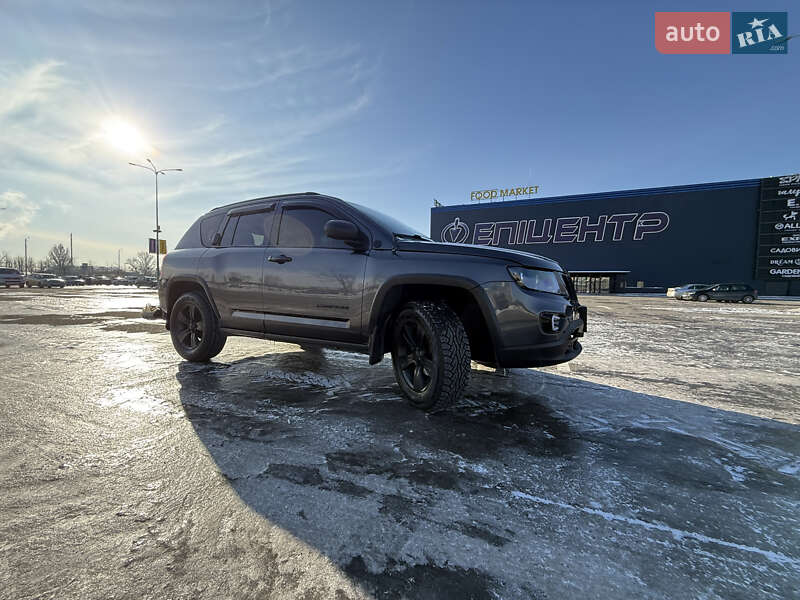 Внедорожник / Кроссовер Jeep Compass 2016 в Киеве