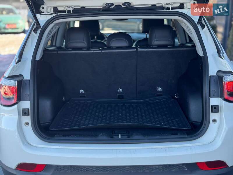 Внедорожник / Кроссовер Jeep Compass 2019 в Ровно