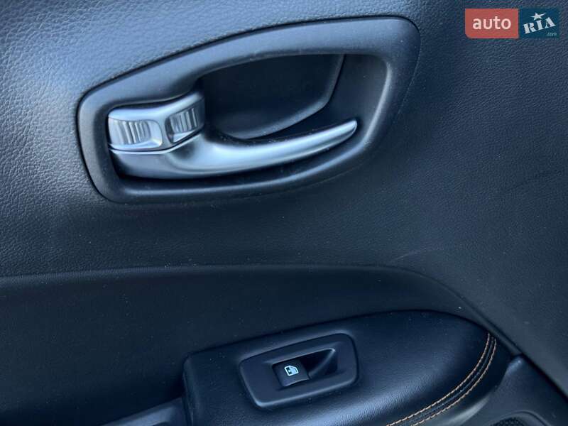 Внедорожник / Кроссовер Jeep Compass 2019 в Ровно