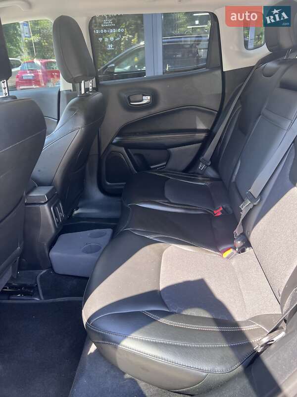 Внедорожник / Кроссовер Jeep Compass 2017 в Ужгороде