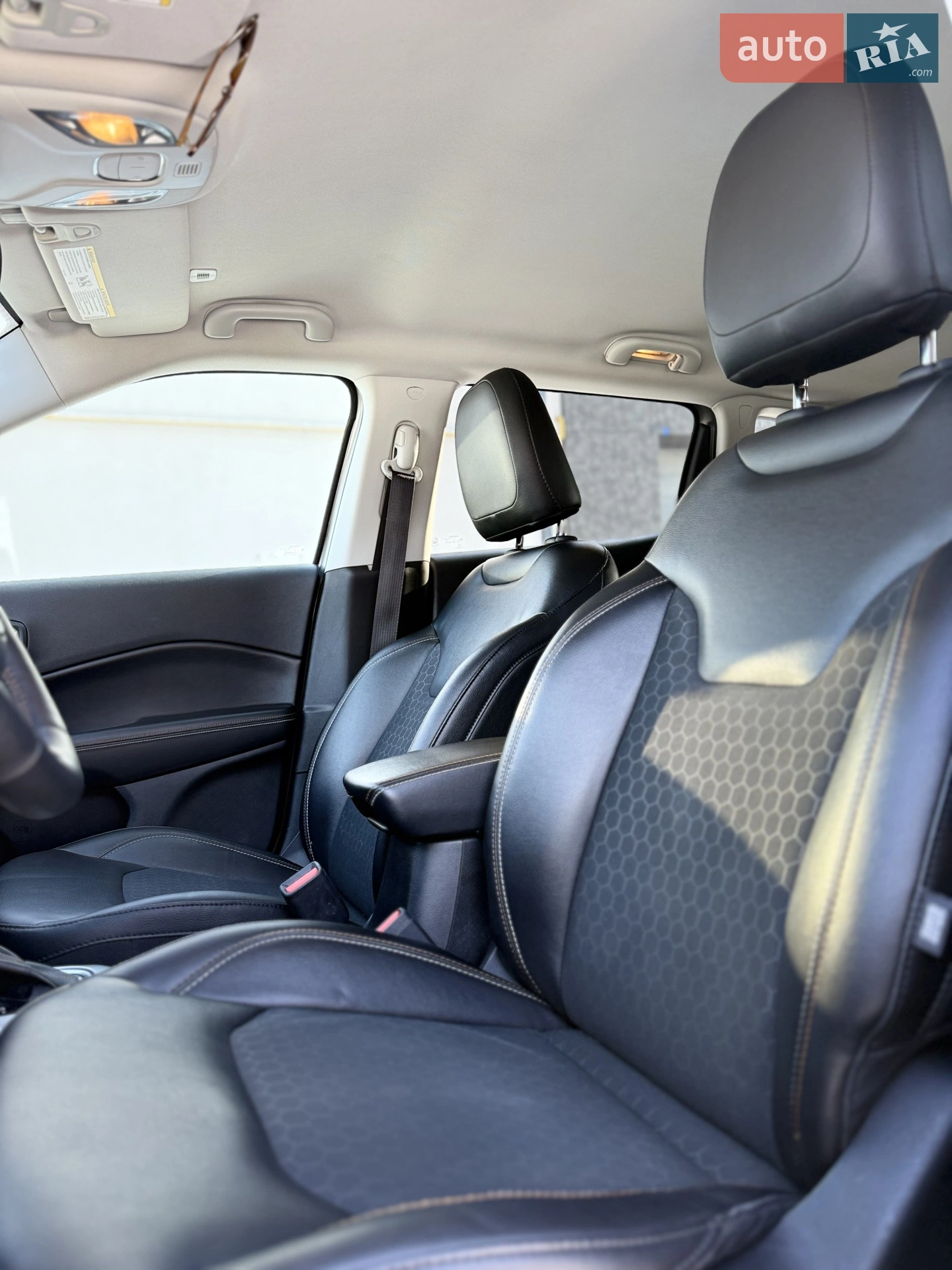 2018 Jeep Compass - мініатюра 12