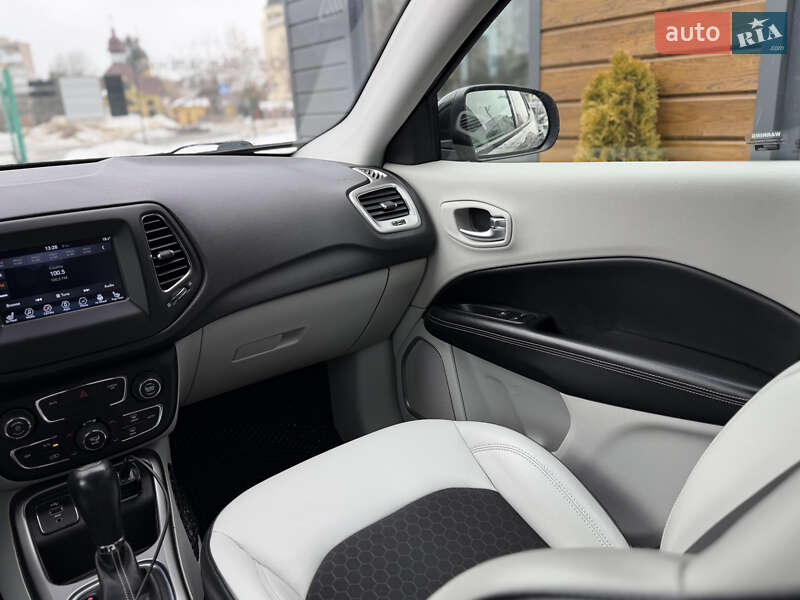 Внедорожник / Кроссовер Jeep Compass 2017 в Шептицькому