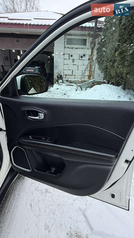 Позашляховик / Кросовер Jeep Compass 2018 в Дубні фото 39 Позашляховик / Кросовер Jeep Compass 2018 в Дубні