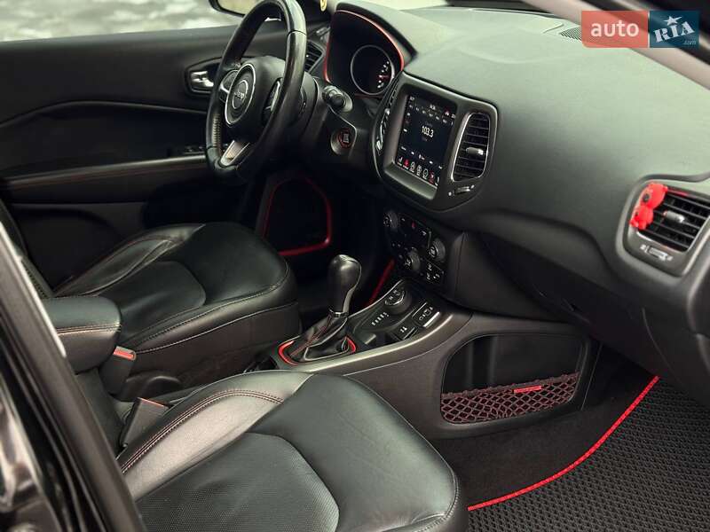 Внедорожник / Кроссовер Jeep Compass 2017 в Днепре