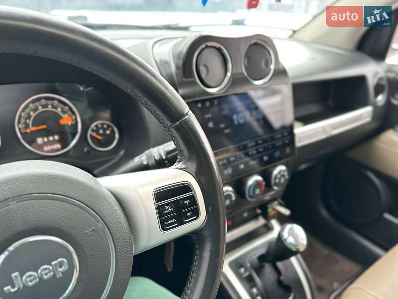Внедорожник / Кроссовер Jeep Compass 2014 в Ахтырке