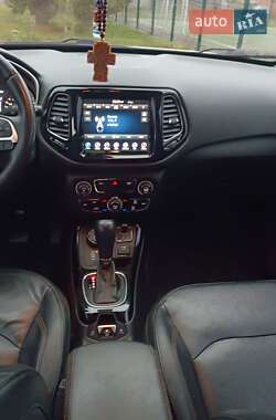 Внедорожник / Кроссовер Jeep Compass 2017 в Лохвице
