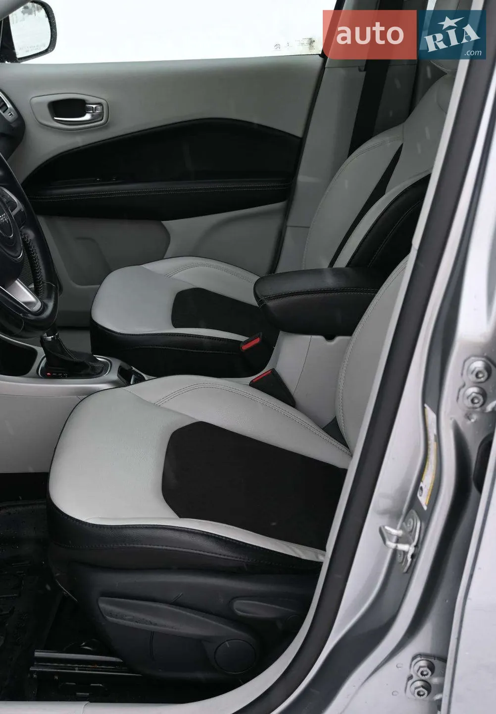 2018 Jeep Compass - мініатюра 16