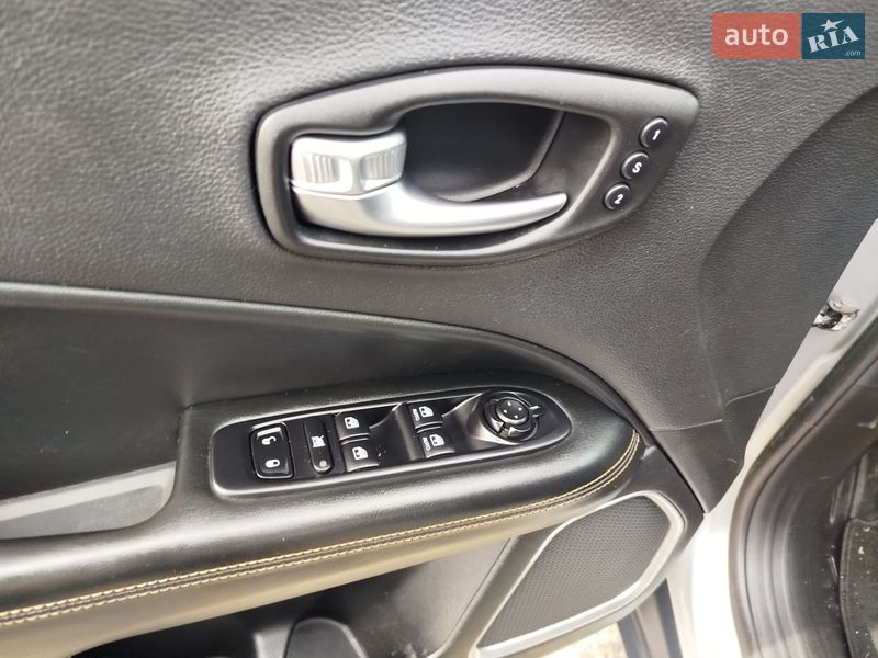 Внедорожник / Кроссовер Jeep Compass 2019 в Киеве