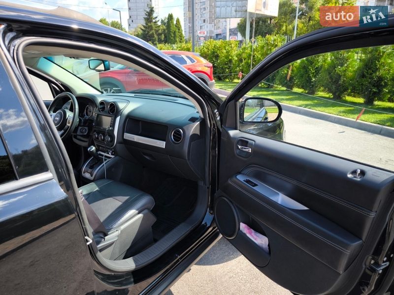 Внедорожник / Кроссовер Jeep Compass 2014 в Киеве