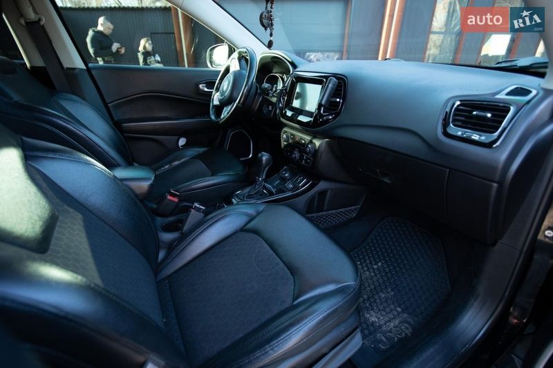 Внедорожник / Кроссовер Jeep Compass 2018 в Чернигове