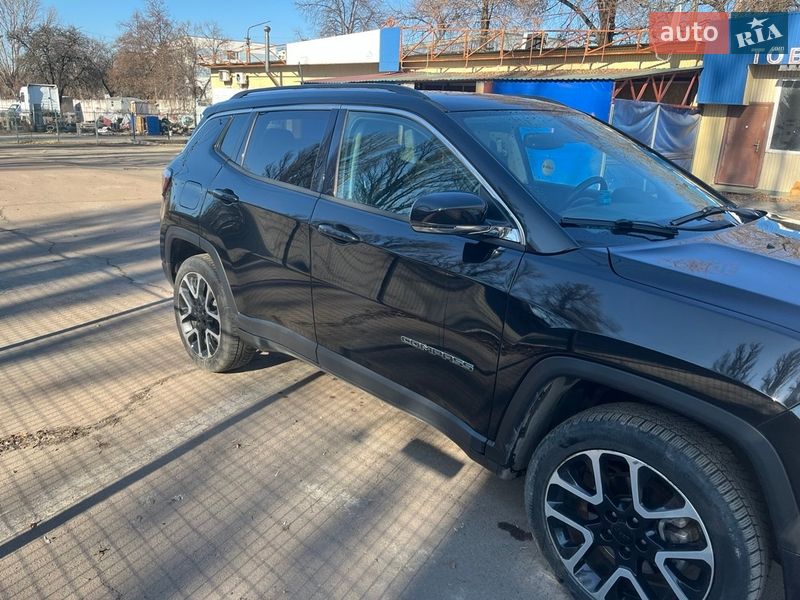 Внедорожник / Кроссовер Jeep Compass 2018 в Киеве