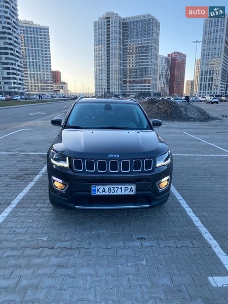 Внедорожник / Кроссовер Jeep Compass 2017 в Киеве