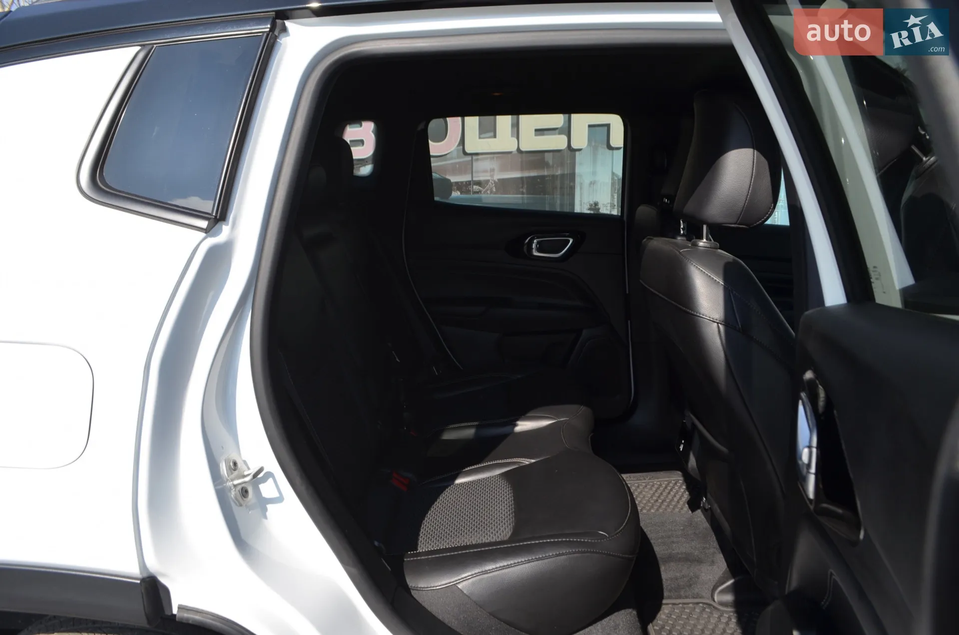 2023 Jeep Compass - мініатюра 18